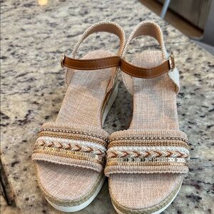SHEIN Tan Woven Sandals